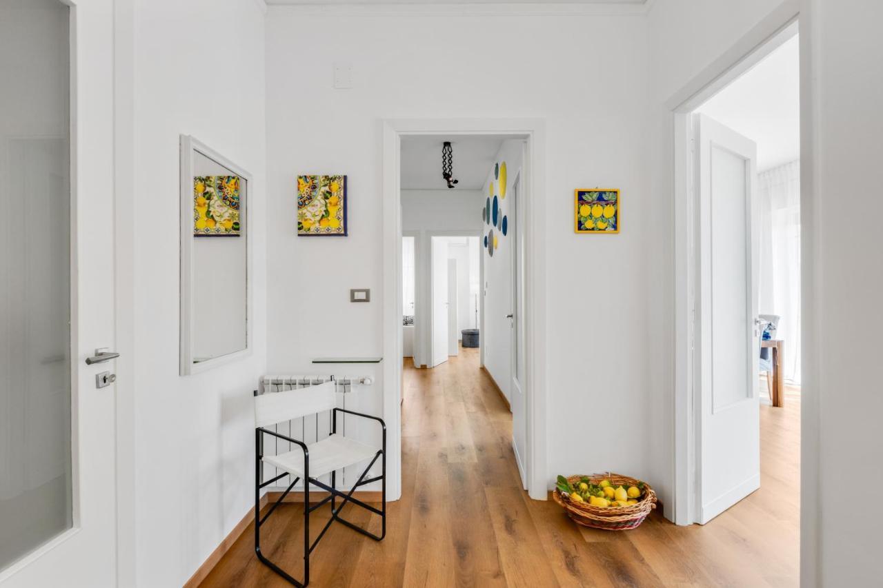 Residenza Dei Poeti - Roomy And Modern Flat パレルモ エクステリア 写真