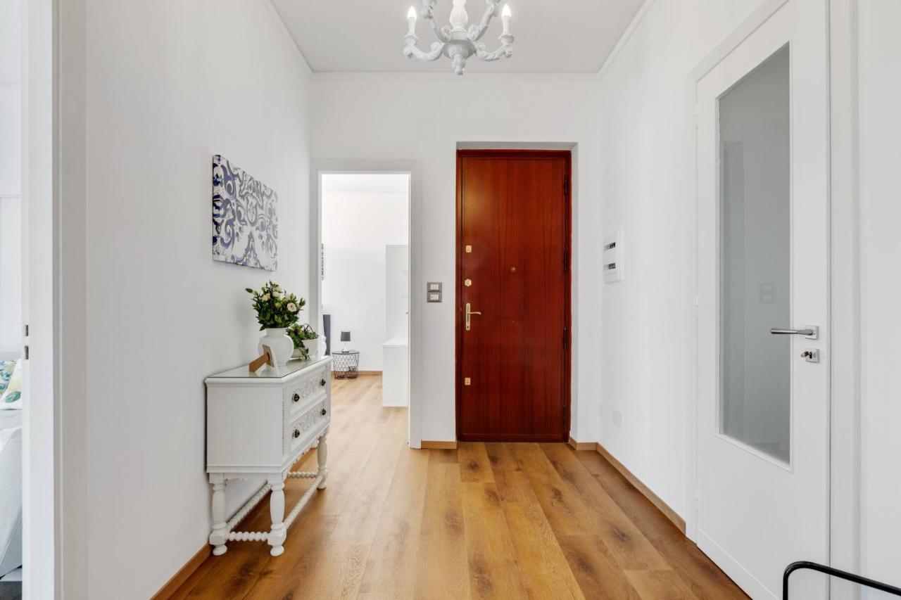 Residenza Dei Poeti - Roomy And Modern Flat パレルモ エクステリア 写真
