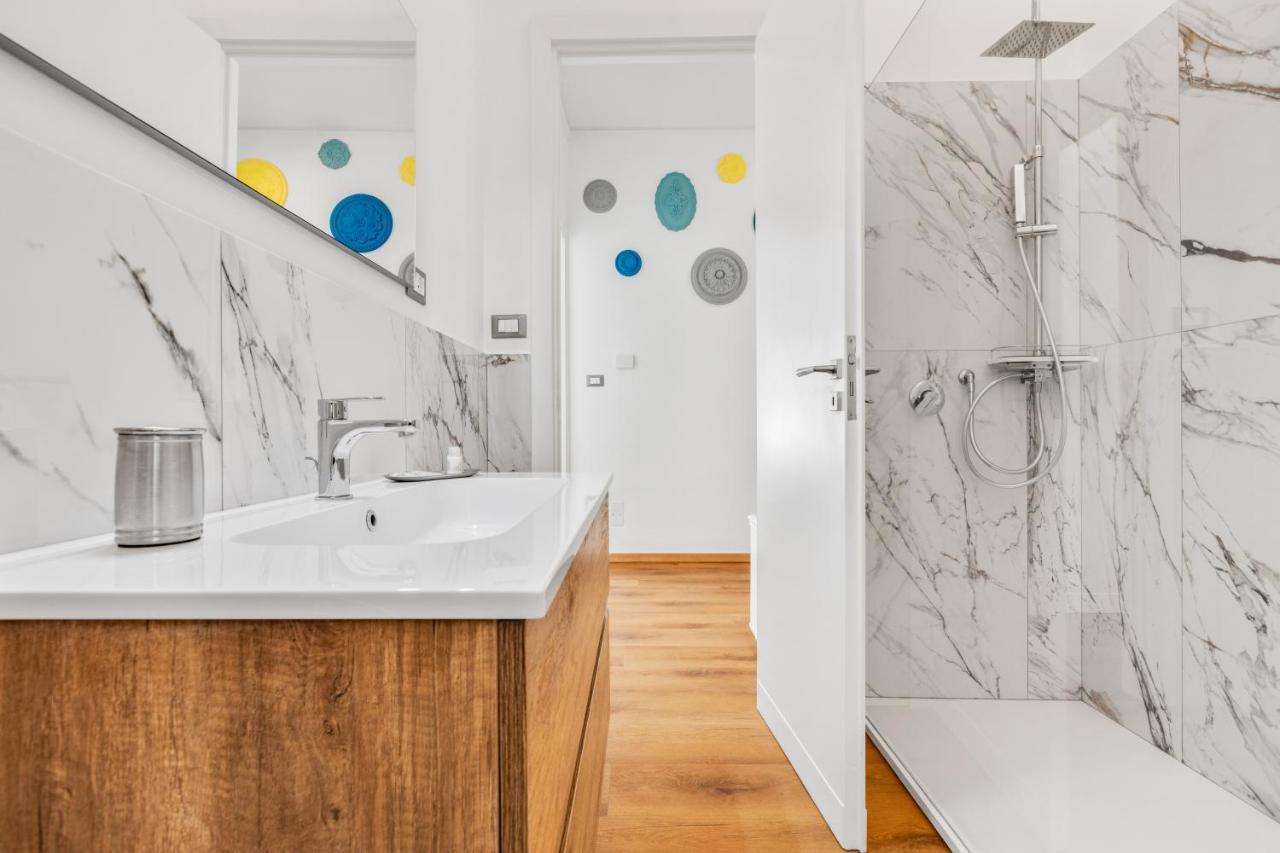 Residenza Dei Poeti - Roomy And Modern Flat パレルモ エクステリア 写真
