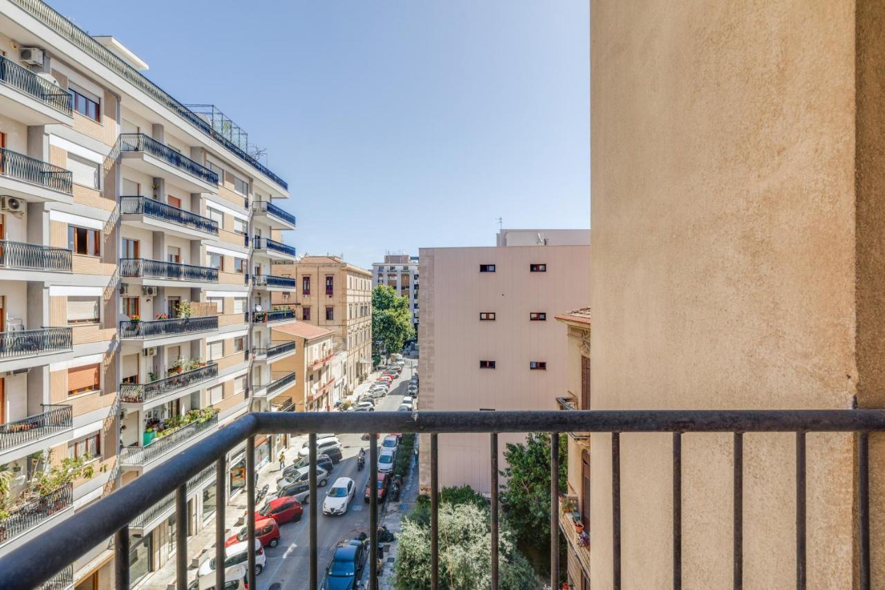 Residenza Dei Poeti - Roomy And Modern Flat パレルモ エクステリア 写真