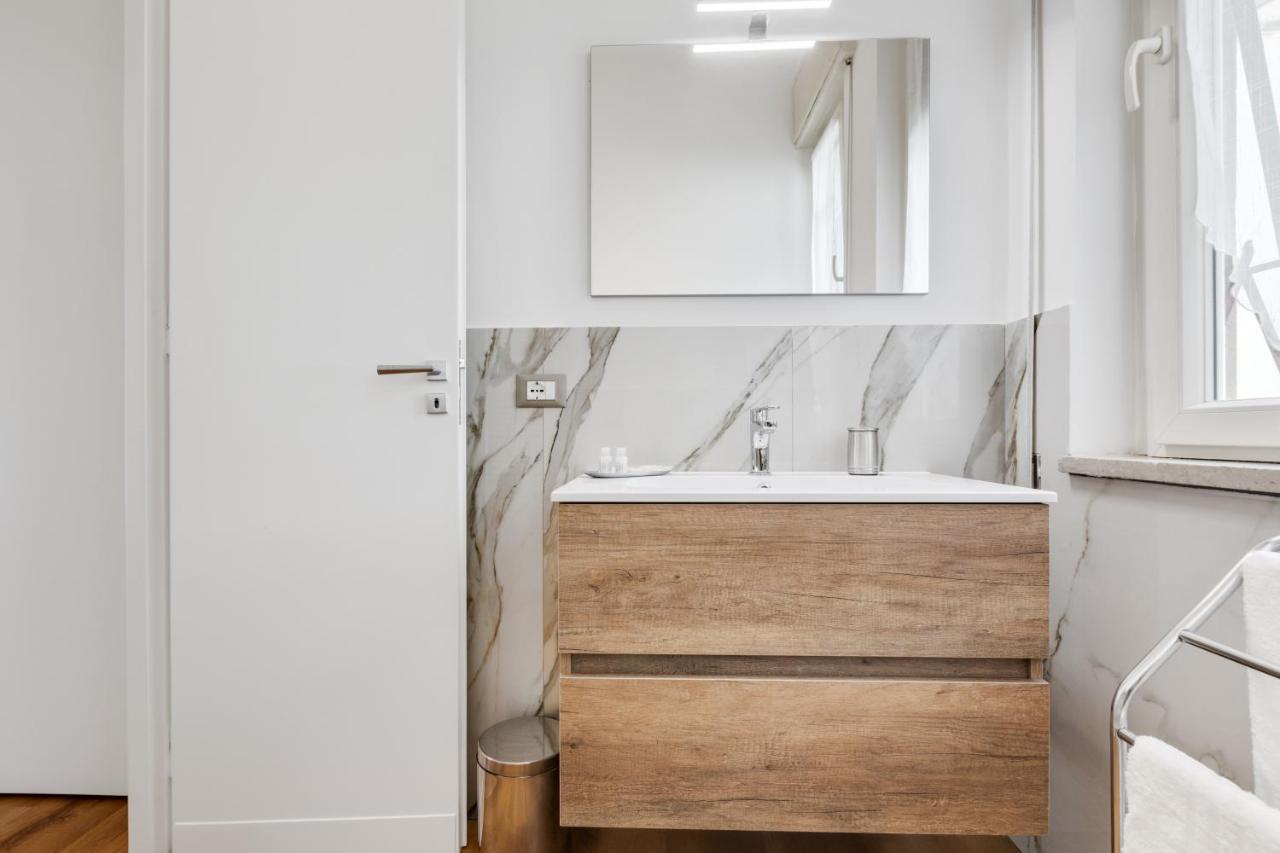 Residenza Dei Poeti - Roomy And Modern Flat パレルモ エクステリア 写真